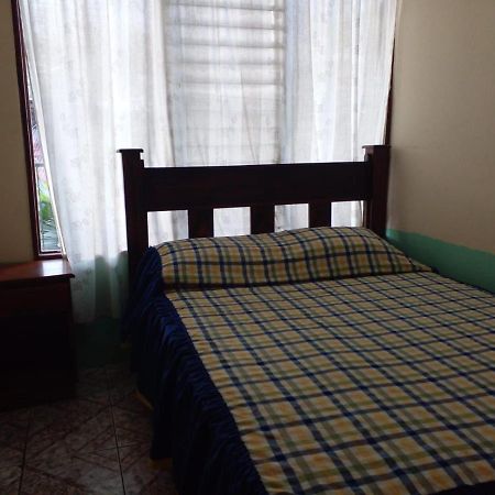 La Pension Backpackers La Fortuna Zewnętrze zdjęcie