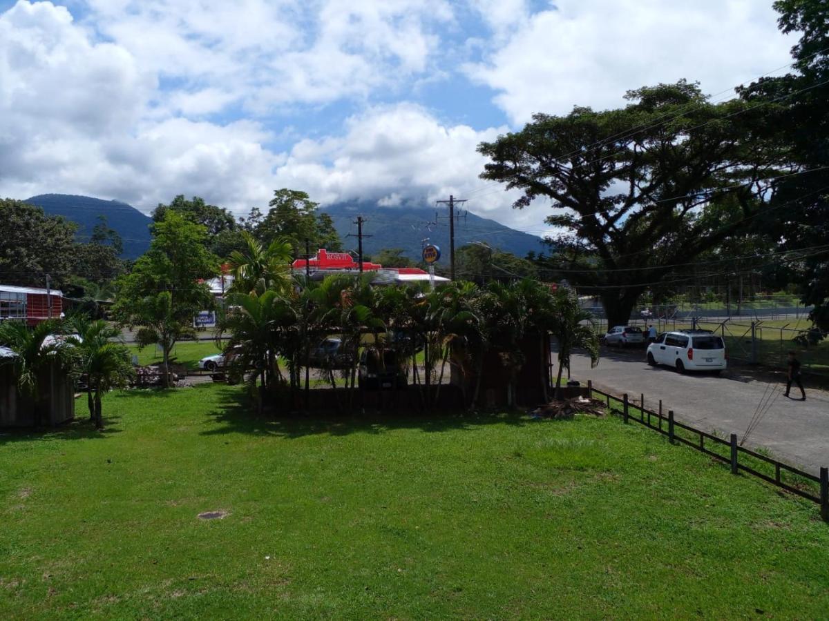 La Pension Backpackers La Fortuna Zewnętrze zdjęcie