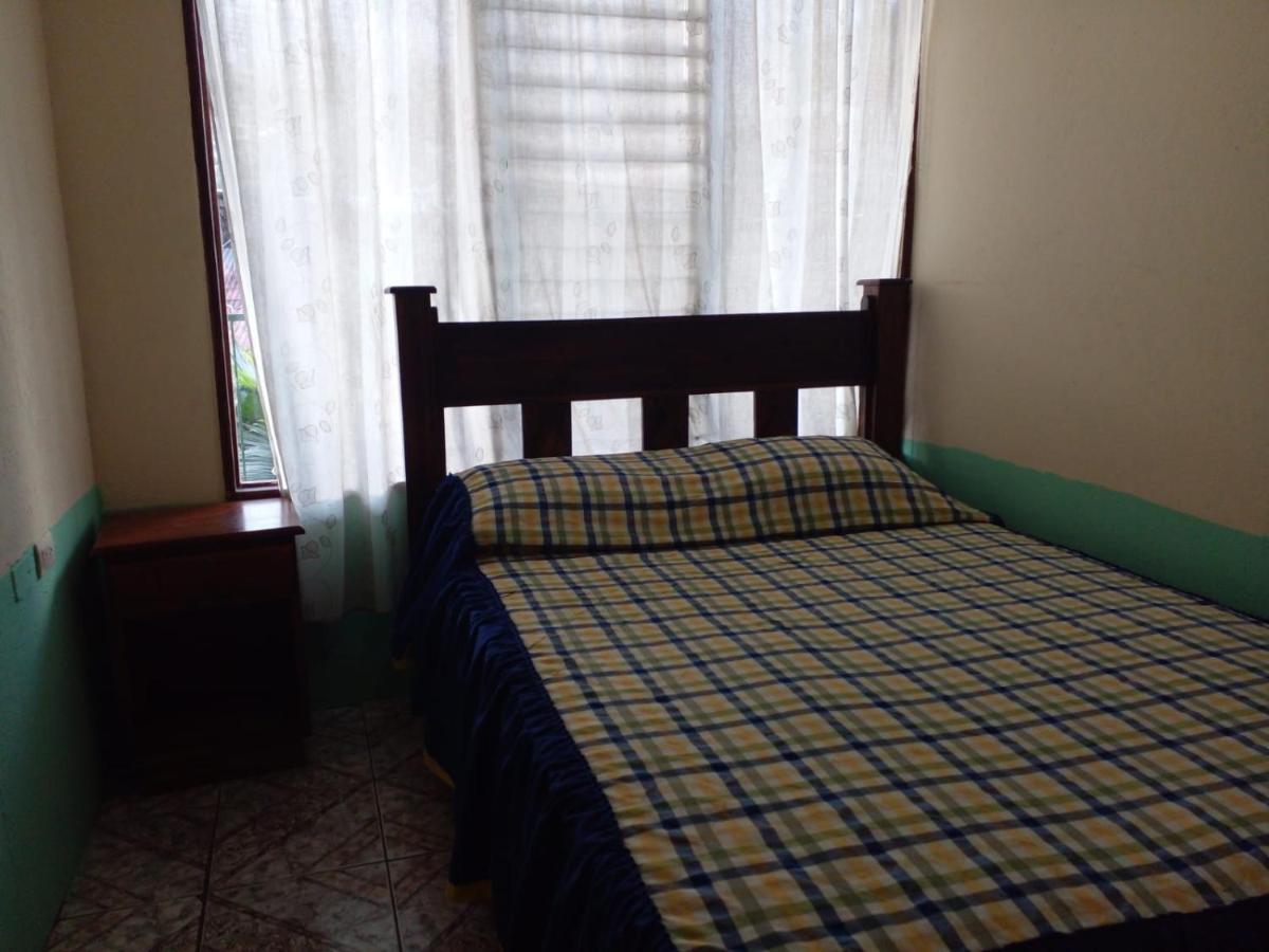 La Pension Backpackers La Fortuna Zewnętrze zdjęcie